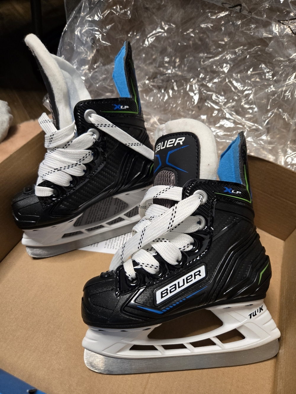 Bauer S21 XLP Ice Hockey Skates Toddler Youth Size 6